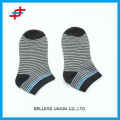 2016 fashion style and hot sale cheap men invisible socks of solid color stripe pattern